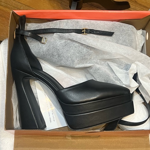 SHEIN Shoes - SHEIN Black Platform Sandals